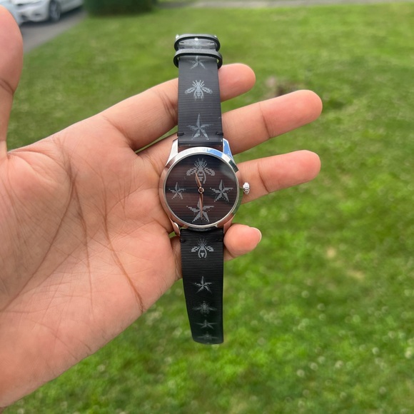 GUCCI G-Timeless Bee and Star Motif Black Dial Leather Strap unisex  Watch - Picture 2 of 15